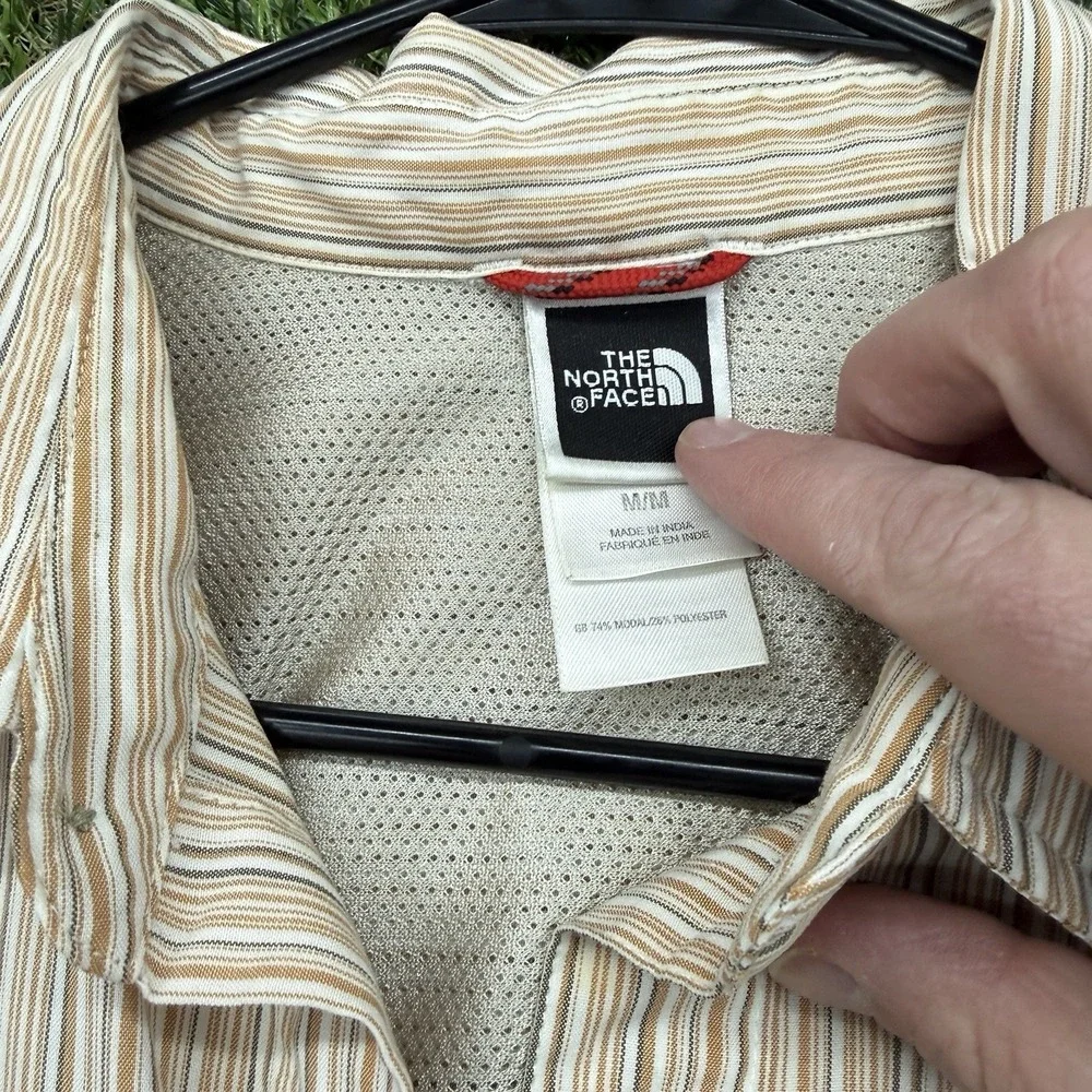 The North Face Mens Medium Striped Button Up Short Sleeve Shirt Outdoor